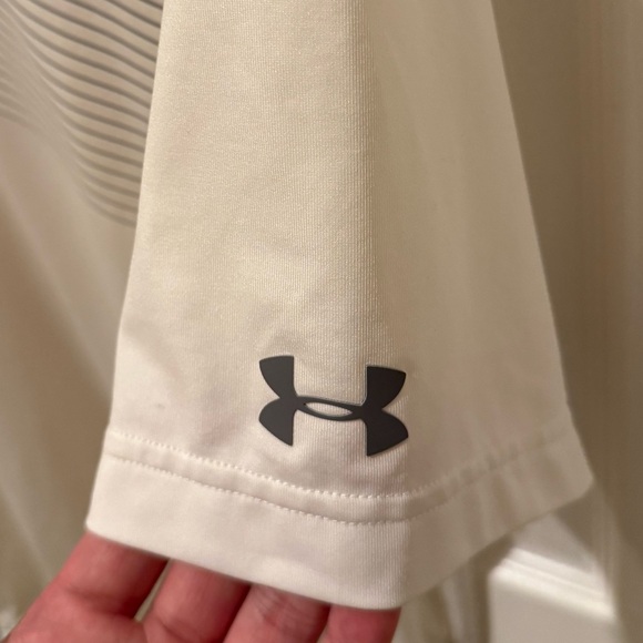 Under Armour Men’s Medium White and Black Strips Golf Polo Shirt - Picture 3 of 4